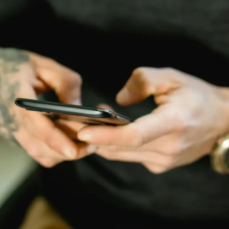 The mobile-first dPays bank refund experience